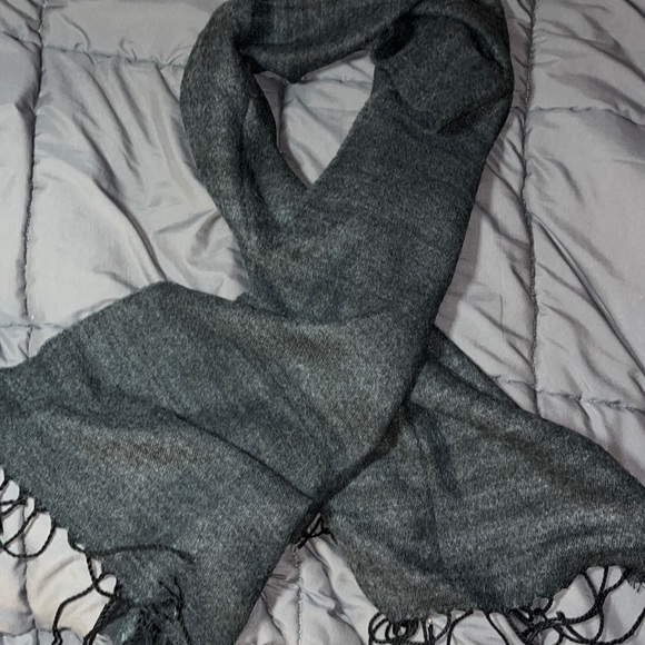 Extra Wide Scarf - Picture 1 of 3